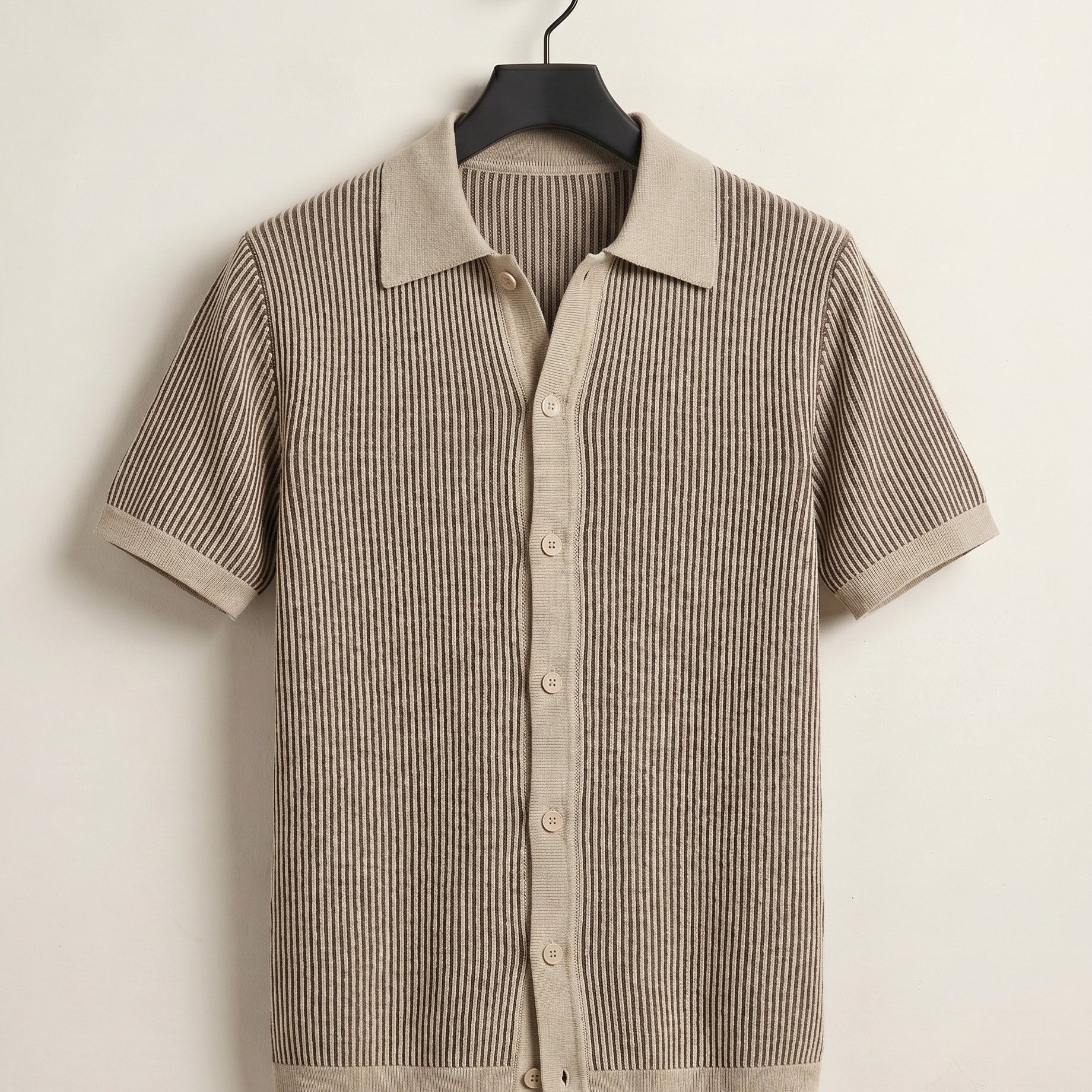 Polo In Maglia A Righe Verticali Con Bottoni