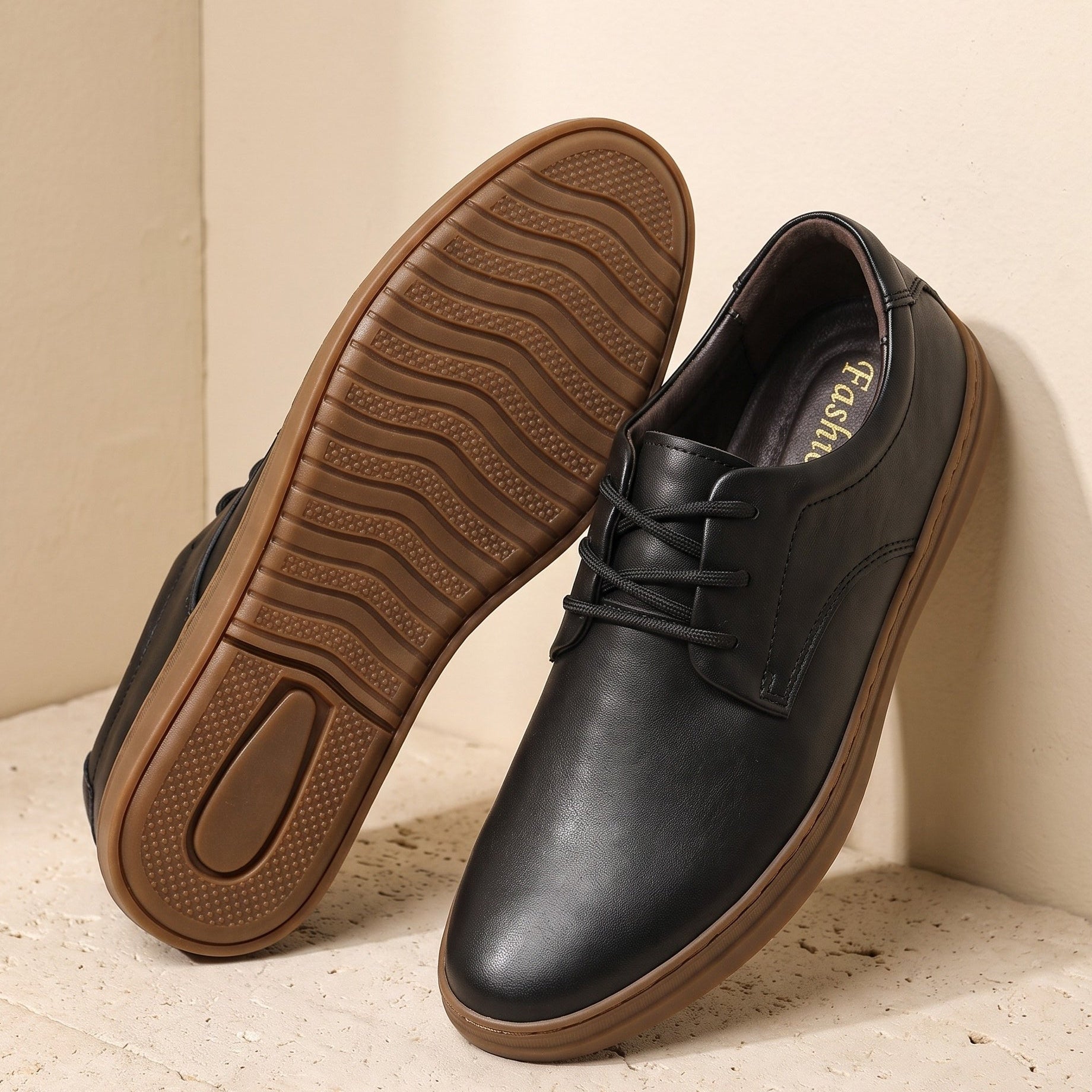 Scarpe In Pelle Con Lacci E Suola In Gomma